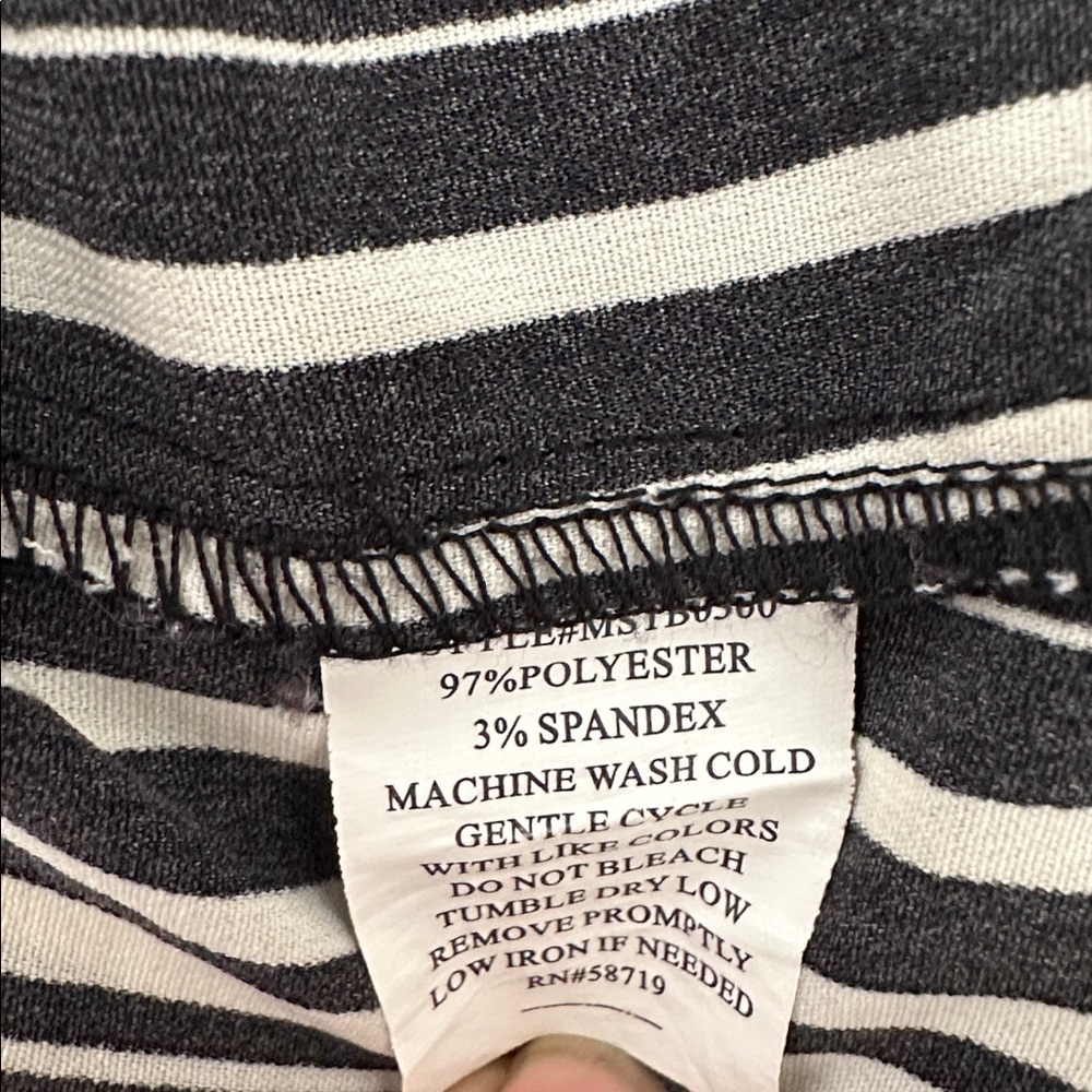 Notations Black and White Striped Women's Top size M - Picture 7 of 7